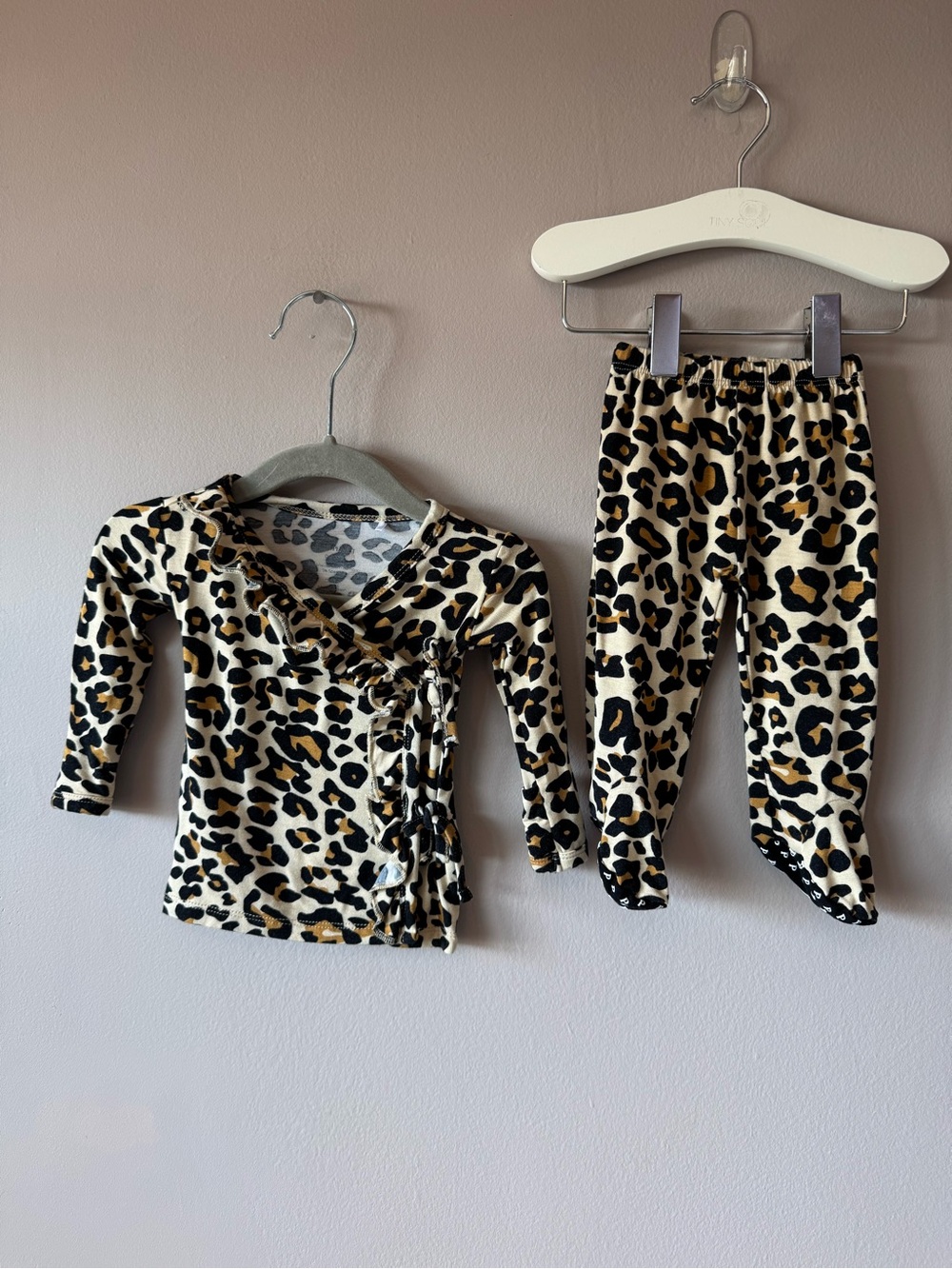 Posh Peanut Bamboo Baby Leopard Tie Wrap and Footie Pants Daywear Set 0-3 Months